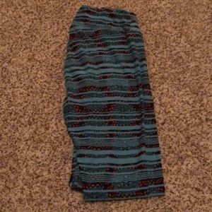 Lularoe leggings - size is